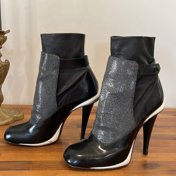 FENDI stingray & leather sock boots! - Picture 3 of 7